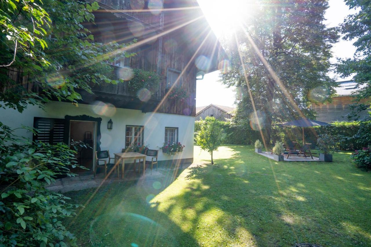 Der Schlosswirt Zu Anif - Biedermeierhotel Und Restaurant Exterior photo