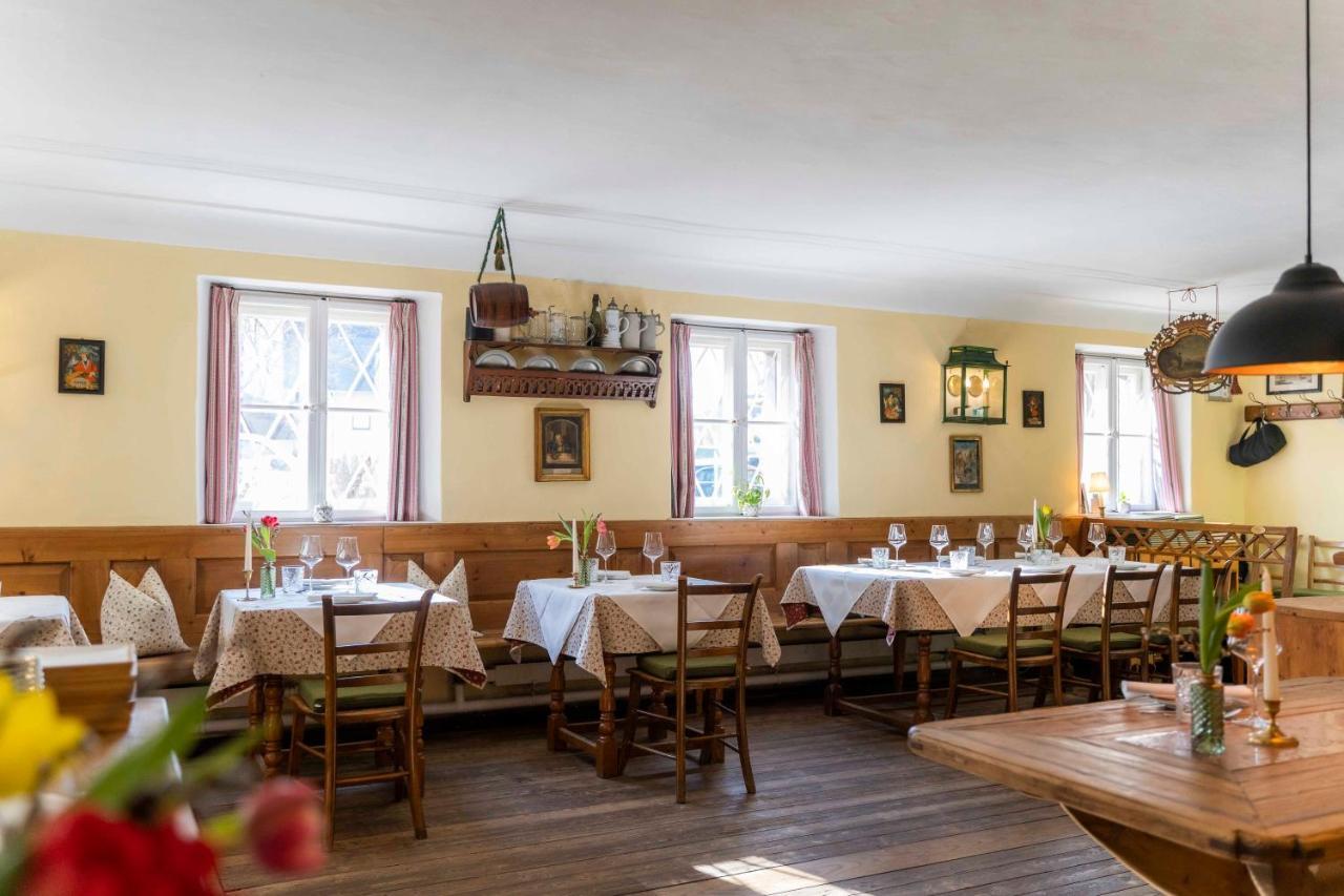 Der Schlosswirt Zu Anif - Biedermeierhotel Und Restaurant Exterior photo
